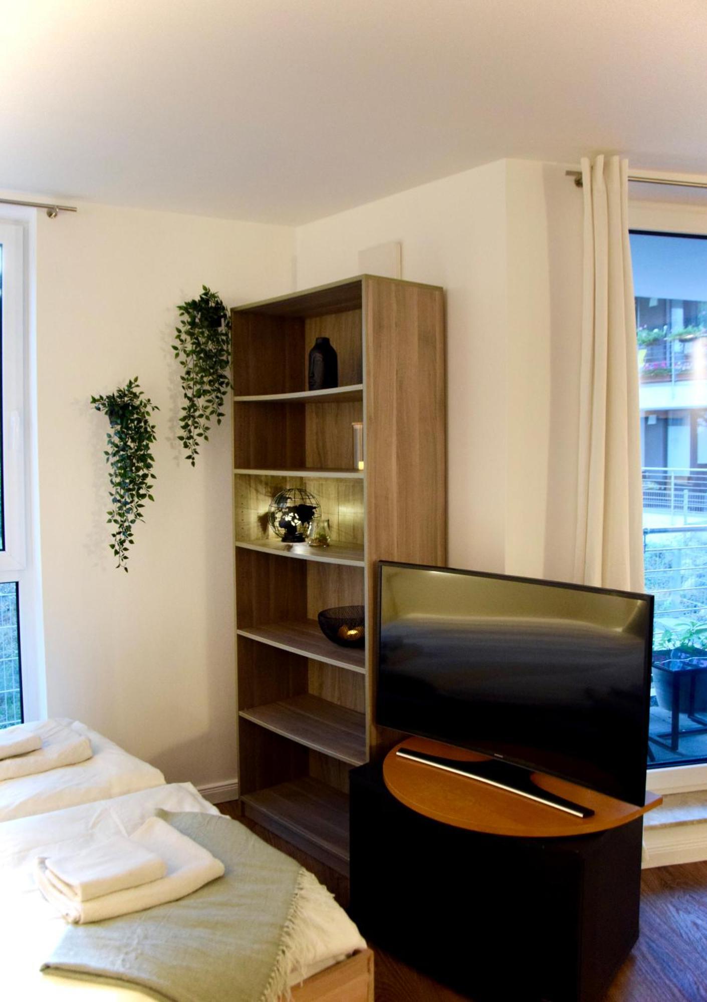 Stilvolle Wohnung Mit Balkon & Parkplatz Ρόστοκ Εξωτερικό φωτογραφία