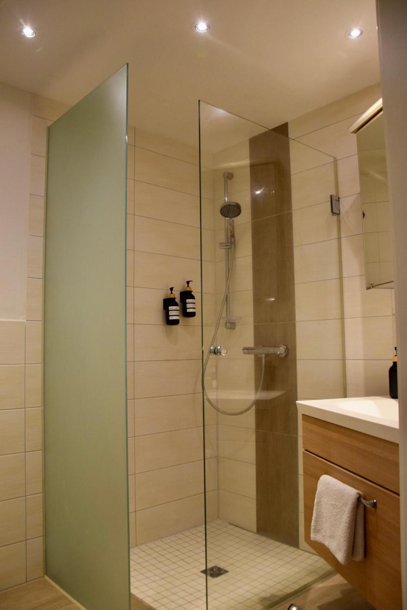 Stilvolle Wohnung Mit Balkon & Parkplatz Ρόστοκ Εξωτερικό φωτογραφία