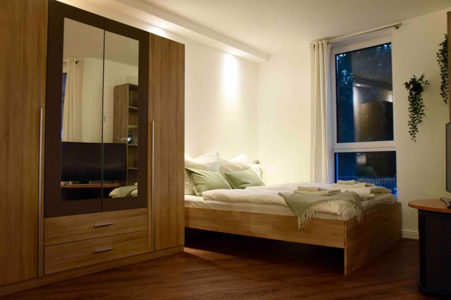 Stilvolle Wohnung Mit Balkon & Parkplatz Ρόστοκ Εξωτερικό φωτογραφία